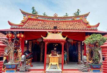 Menemukan Kedamaian di Tengah Kota: Keberadaan Vihara di Tangerang Selatan
