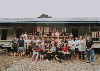 Membangun Masa Depan Penenun Kapuas Hulu Bersama Yayasan Kawan Lama Melalui Program “Aram Bekelala Tenun Iban”