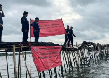 Kasus Pagar Laut: Menteri Lingkungan Hidup Dr. Hanif Faisol Nurofiq Serukan Penegakan Hukum dan Solusi Berkelanjutan