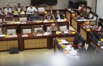 Rapat Dengan OJK, Anis Minta OJK Lebih Cepat Menangani Pengaduan Konsumen