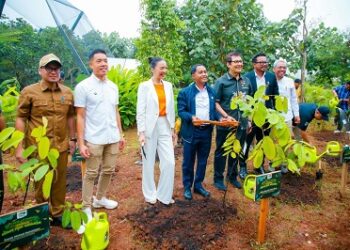 Pilar Bersama Menhut Raja Juli Antoni Resmikan Aviary Park sebagai Pusat Konservasi Satwa di Tangsel