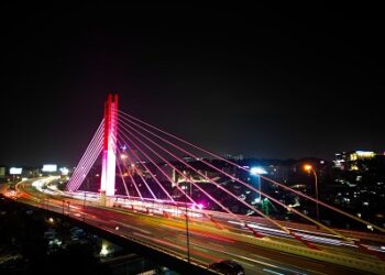 Pencahayaan dinamis Signify tingkatkan daya tarik Jembatan Pasupati sebagai ikon kota Bandung