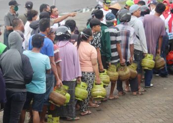 Kelangkaan Gas Subsidi 3 Kg Renggut Nyawa, LBH Keadilan: Negara Lalai!
