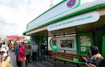 Kolaborasi Pemkot Tangsel dan Gojek Resmikan 2 Halte Publik untuk Kemudahan Masyarakat