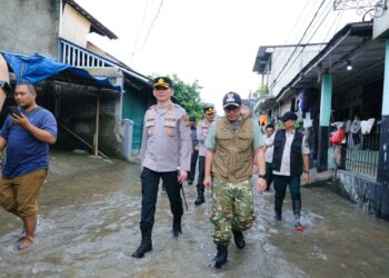 Pilar Turun Langsung! Pemkot Tangsel Percepat Penanganan Banjir dengan Pompa Tambahan