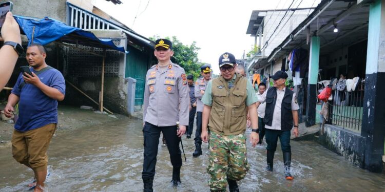 Pilar Turun Langsung! Pemkot Tangsel Percepat Penanganan Banjir dengan Pompa Tambahan