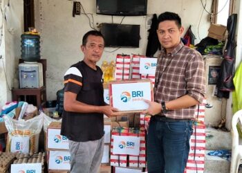 BRI Bekasi Siliwangi Berikan Bantuan Untuk Korban Banjir di Perumahan Pekayon Raya 1