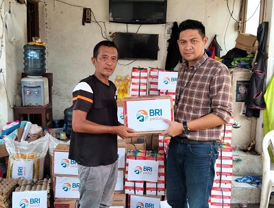 BRI Bekasi Siliwangi Berikan Bantuan Untuk Korban Banjir di Perumahan Pekayon Raya 1