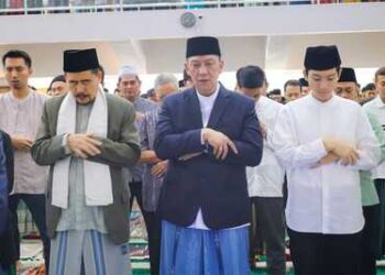 Idulfitri 1446 H, Sekda Bambang Ikuti Salat Id di Masjid Al-Ithishom