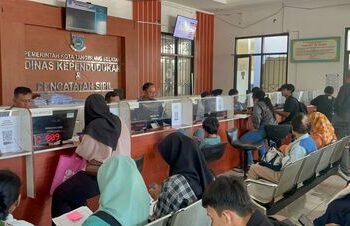 Pengakuan Warga Terkait Pelayanan Adminduk di Tangsel