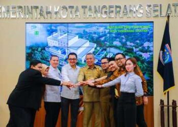 Benyamin Serahkan Surat Penunjukan Pemenang Lelang ke Konsorsium IEH-CNTY: Segera Bangun PSEL di TPA Cipeucang