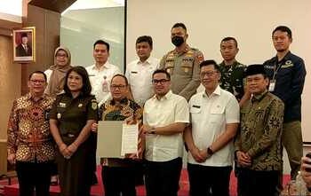 Forkopimda Tangsel Penandatanganan Fakta Integritas untuk Transparansi SPMB 2025