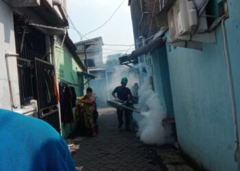 Cegah Wabah DBD, PT Indah Kiat Tangerang Gencarkan Fogging di Wilayah Pemukiman Sekitar Pabrik