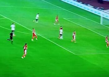 Pemain ke-12, Indosat Ooredoo Hutchison dan Suporter Timnas Bentangkan Semangat Juang Indonesia di GBK