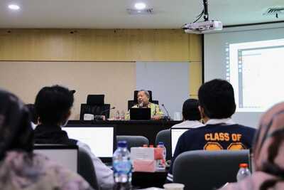 Makin Melek Teknologi! Diskominfo Tangsel Gelar Pelatihan AI Bareng Prof. Onno, Dalami ChatGPT dan Orange