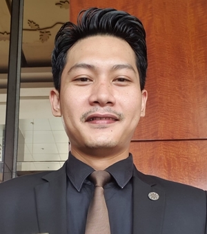 Menggugat Palu Hakim: Saat Hukum Tunduk pada Politik