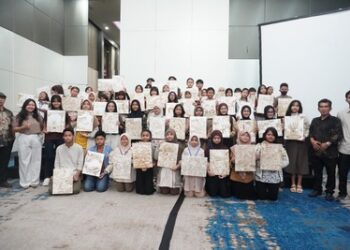 Dari Ampas Kopi Jadi Karya Seni: Anak-Anak Pamerkan Lukisan di Mercure Serpong Alam Sutera