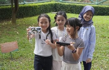 Program “GM For A Day” Rayakan Hari Anak Nasional di Hotel Santika
