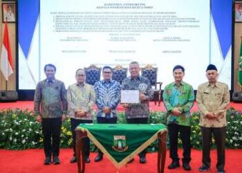 Pemkot dan DPRD Tangsel Teken Komitmen Antikorupsi Bersama KPK