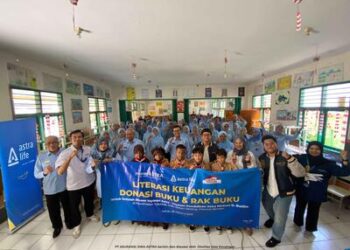 Gelar Aksi Sosial: Astra Life Dorong Gerakan Literasi Siswa dan Guru di Cikande