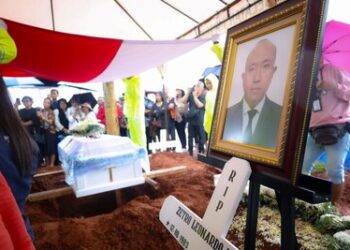 Kemenlu RI dan Pemkot Tangsel Lepas Kepergian Zetro Leonardo Putra Diplomat KBRI Peru Dimakamkan di TPU Sari Mulya