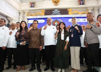 Menkomdigi Saksikan Pengukuhan PWI Persatuan, Tegaskan Dukungan pada Kebebasan Pers