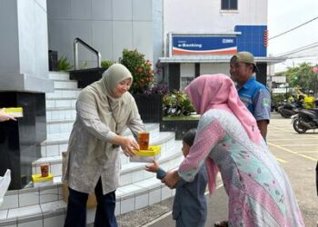 BRI BO Karawang Berbagi Kebahagiaan di Jumat Berkah