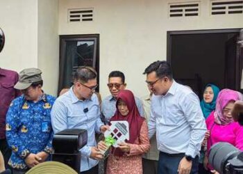 Warga Ciputat Senang Rumahnya Dibedah, Alhamdulillah Sudah Tidak Bocor Lagi