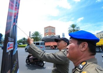 Satpol PP Tangsel Tertibkan 40 Reklame Ilegal, Pemilik Terancam Hukuman Tipiring