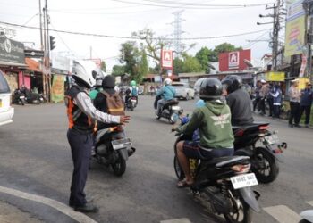Dishub Tangsel Mulai Uji Coba Lampu Lalu Lintas di Simpang Duren