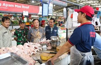 Sidak Pasar Jelang Nataru, Pemkot Tangsel Pastikan Stok Sembako Aman dan Harga Terkendali