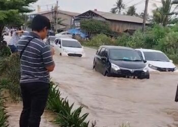 Update Banjir Akses Wisata Anyer, Polisi Pastikan Kendaraan Sudah Bisa Melintas