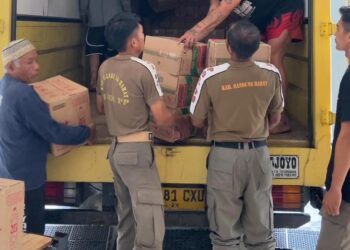 Turun Langsung ke Cisarua, Mentan Amran Salurkan Bantuan dan Dorong Perubahan Pola Tanam