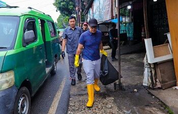 Pilar Pimpin Aksi Bersih-Bersih di Jombang Ciputat, Ajak Warga Tingkatkan Kesadaran Kebersihan