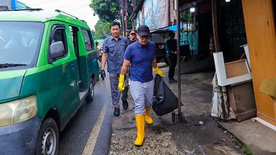 Pilar Pimpin Aksi Bersih-Bersih di Jombang Ciputat, Ajak Warga Tingkatkan Kesadaran Kebersihan