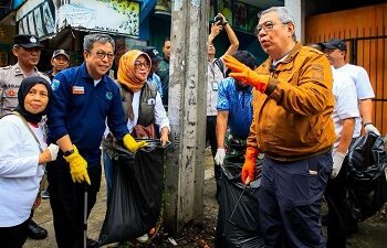 Benyamin Pimpin Aksi Bersih-Bersih, Dorong Gerakan Indonesia ASRI Jadi Budaya Warga Tangsel