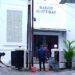 Sambut Ramadan Karyawan ARYADUTA Lippo Village Lakukan CSR Bersih-Bersih Masjid