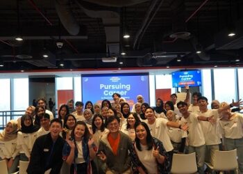 Di Tengah Tantangan Literasi Keuangan Mahasiswa, ShopeePay dan SeaBank Apresiasi 36 Agen Perubahan Lewat SPARK Awarding Night