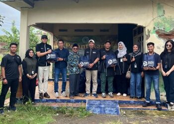 BRI BO Tambun Bagikan Paket Sembako Untuk Korban Banjir Cabangbungin