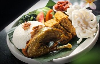 Merajut Tradisi dalam Kehangatan Kuliner Nusantara di Hotel Santika Premiere ICE-BSD City