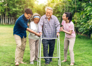 Lansia Diminta Prioritaskan Pencegahan Jatuh untuk Kurangi Risiko Patah Tulang