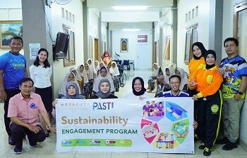 Sehat Tanpa Obat: ARYADUTA Lippo Village Hadirkan Kehangatan di Panti Werdha Husnul Khotimah