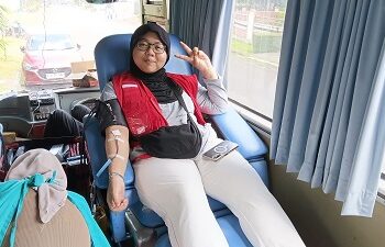 Teladani Sang Bunda, Fatimah Az Zahra Mulai Donor Darah di Usia 17 Tahun