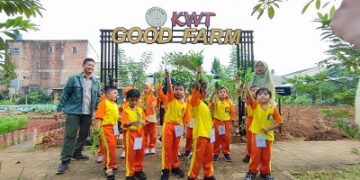 Panen Raya Jadi Media Belajar Anak, TK Durrotul Hikmah Kunjungi KWT Good Farm Binaan IKPP Tangerang