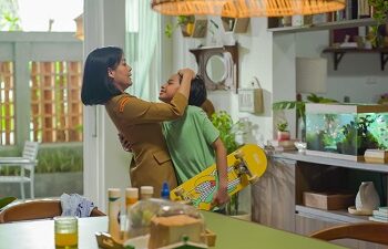 Bioskop Banjir Air Mata! Film Yang Lain Boleh Hilang Asal Kau Jangan Raih 88.060 Penonton dalam Dua Hari Pertama