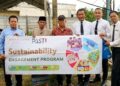 Berbagi di Hari Raya, ARYADUTA Lippo Village Salurkan Hewan Kurban