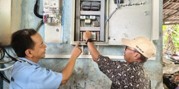 PT IKPP Tangerang Serahkan PLTS Rooftop 8.000 Wattpeak ke TPST 3R Batan Indah