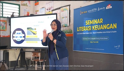 Astra Life Salurkan Donasi dan Gelar Seminar Literasi Keuangan di Cikande