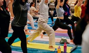 HARRIS Hotel Serpong Gandeng Watsons dan L’Oréal Rayakan International Yoga Day