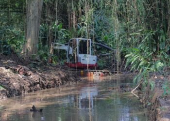 Pemkot Tangsel Perkuat Pengendalian Banjir Lewat Pengerukan Sungai Ciputat